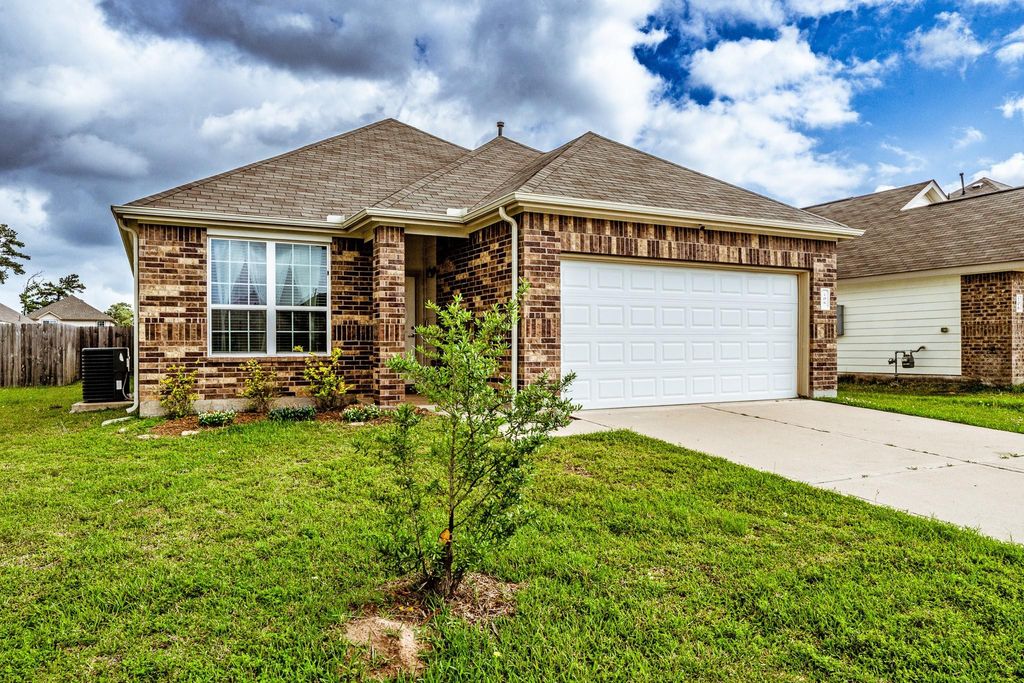 Photo of 108 Fallow Deer Drive, Huntsville, TX 77320 (MLS # 31928417)