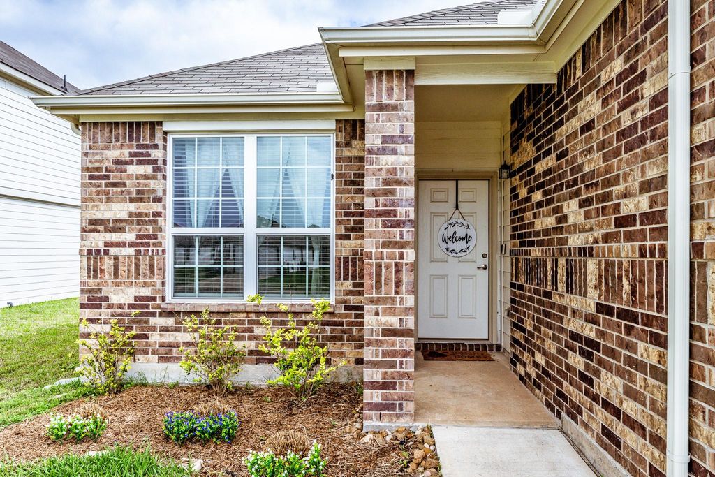 Photo of 108 Fallow Deer Drive, Huntsville, TX 77320 (MLS # 31928417)