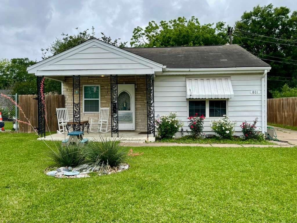 Photo of 801 Westway Street, Galena Park, TX 77547 (MLS # 33193654)