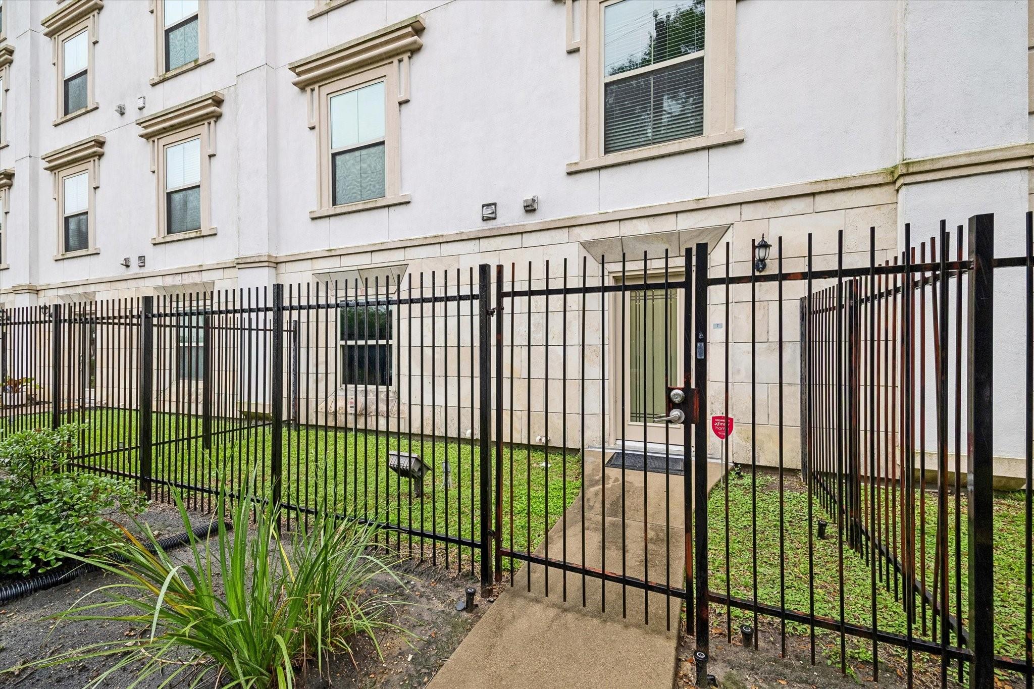 3501 Chenevert Street 7