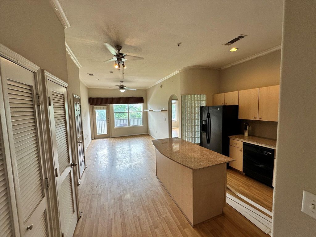 Photo of 1441 East Street #315, Houston, TX 77007 (MLS # 27661667)