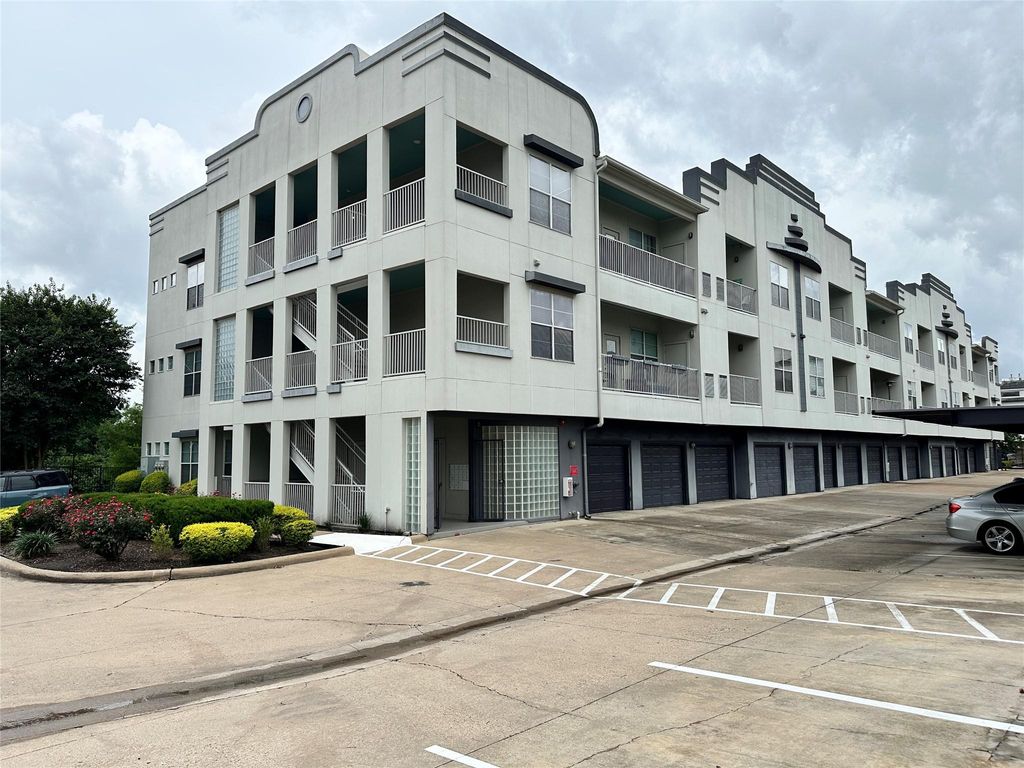 Photo of 1441 East Street #315, Houston, TX 77007 (MLS # 27661667)