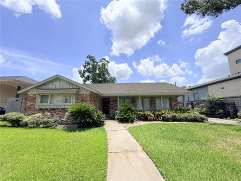 Homes For Rent - 5019 Yarwell Drive<br/> Houston, TX 77096