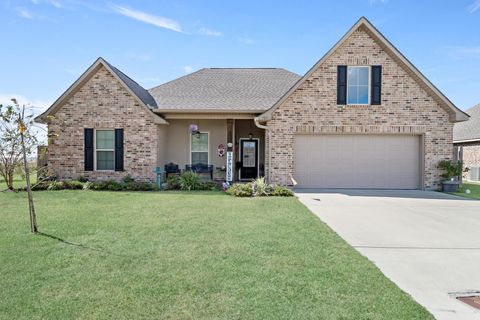 Photo of 703 Cottonwood Drive, Orange, TX 77630 (MLS # 82415944)
