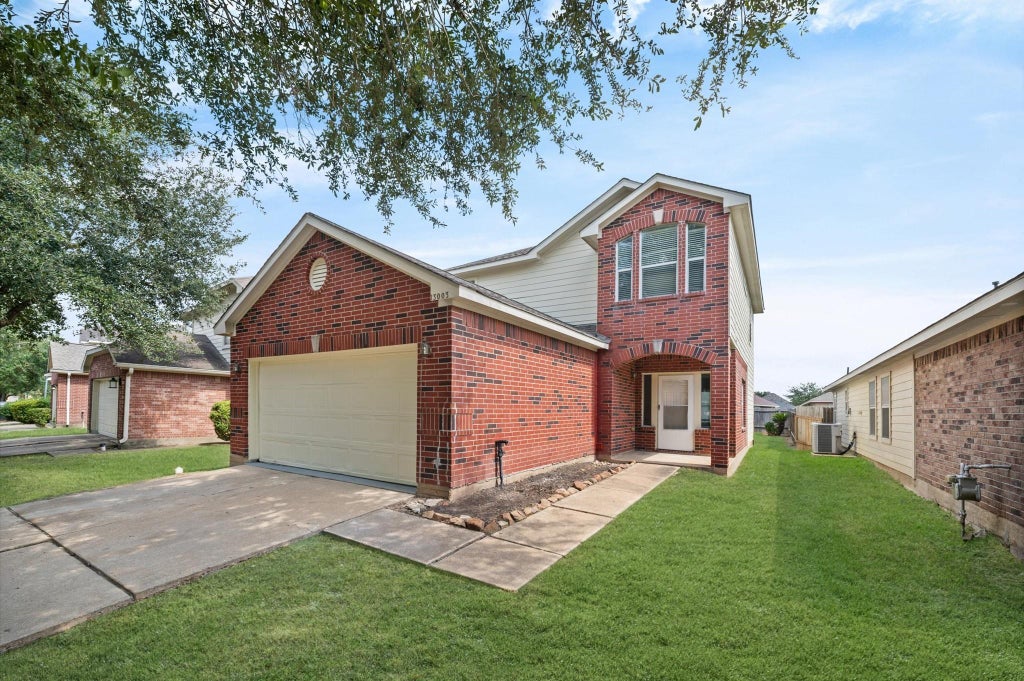 Photo of 13003 Kingston Point Lane, Houston, TX 77047 (MLS # 96071276)