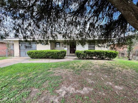 Photo of 10859 Fairland Drive, Houston, TX 77051 (MLS # 19172505)