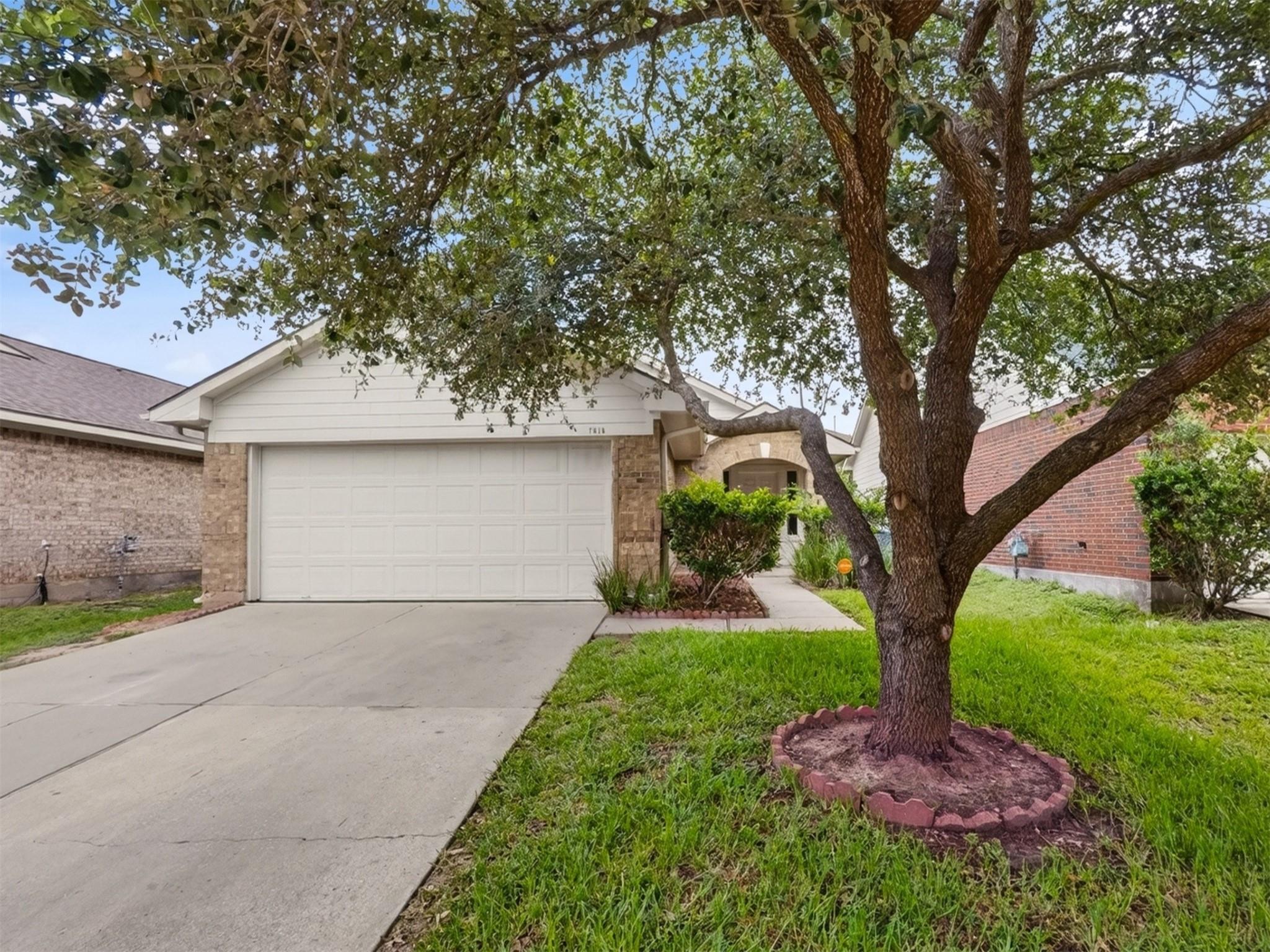 7618 Legacy Pines Drive