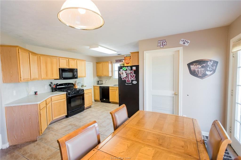 3807 Meadow View Drive