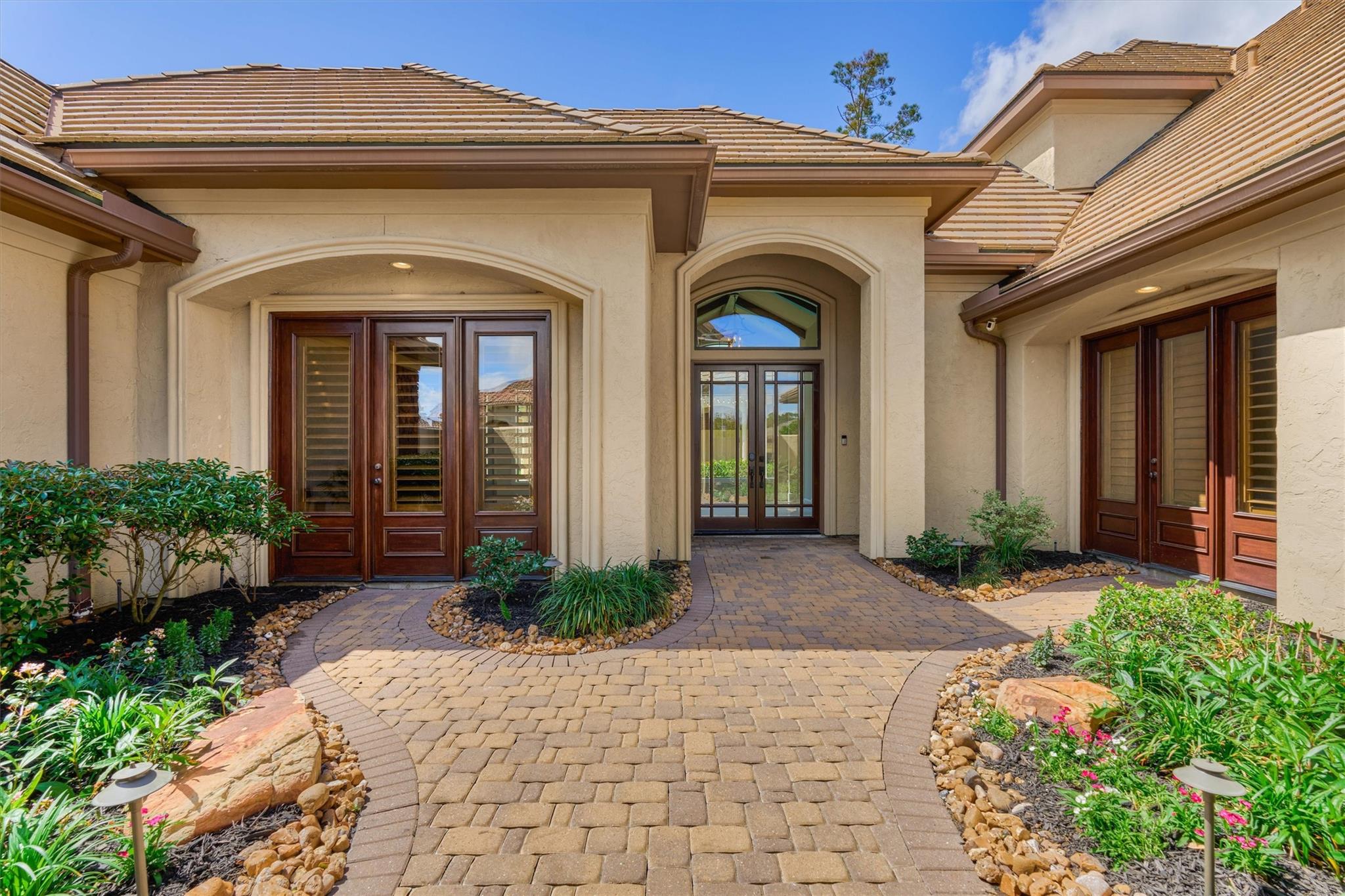 25 Post Shadow Estate Drive