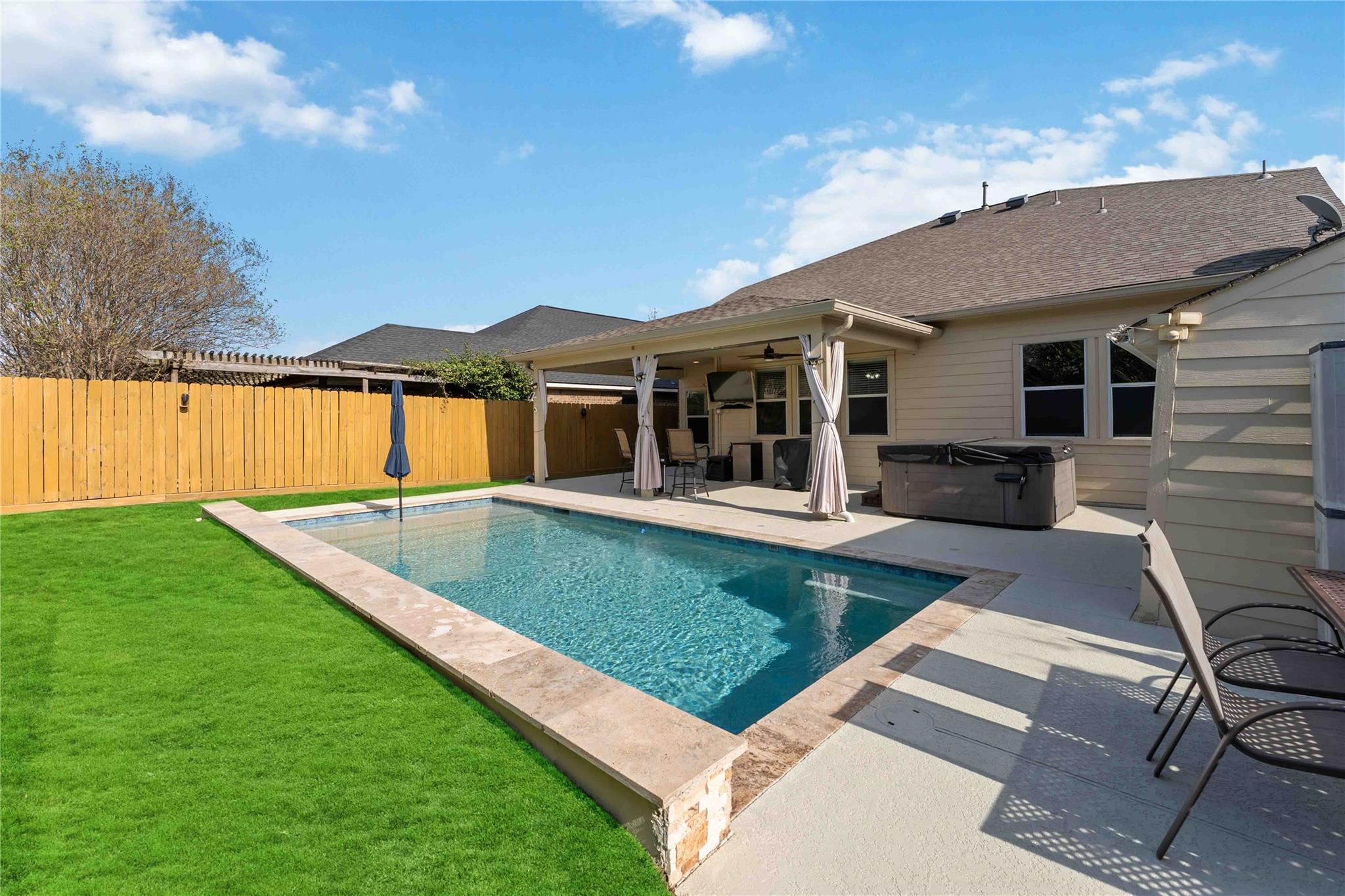 1223 Colonial Manor Drive