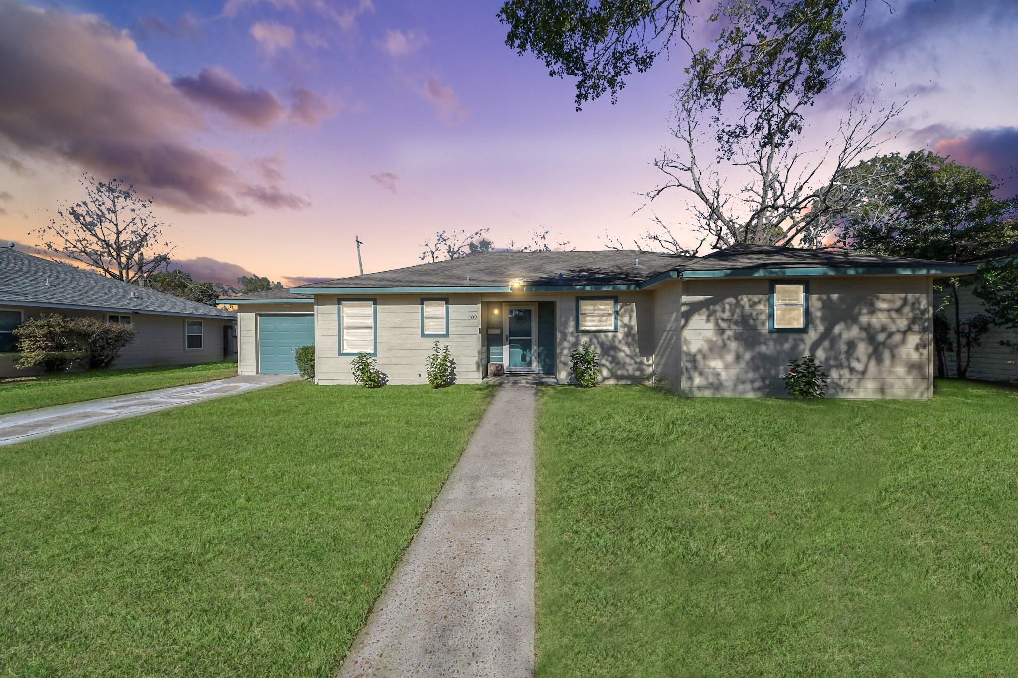 102 Live Oak Street