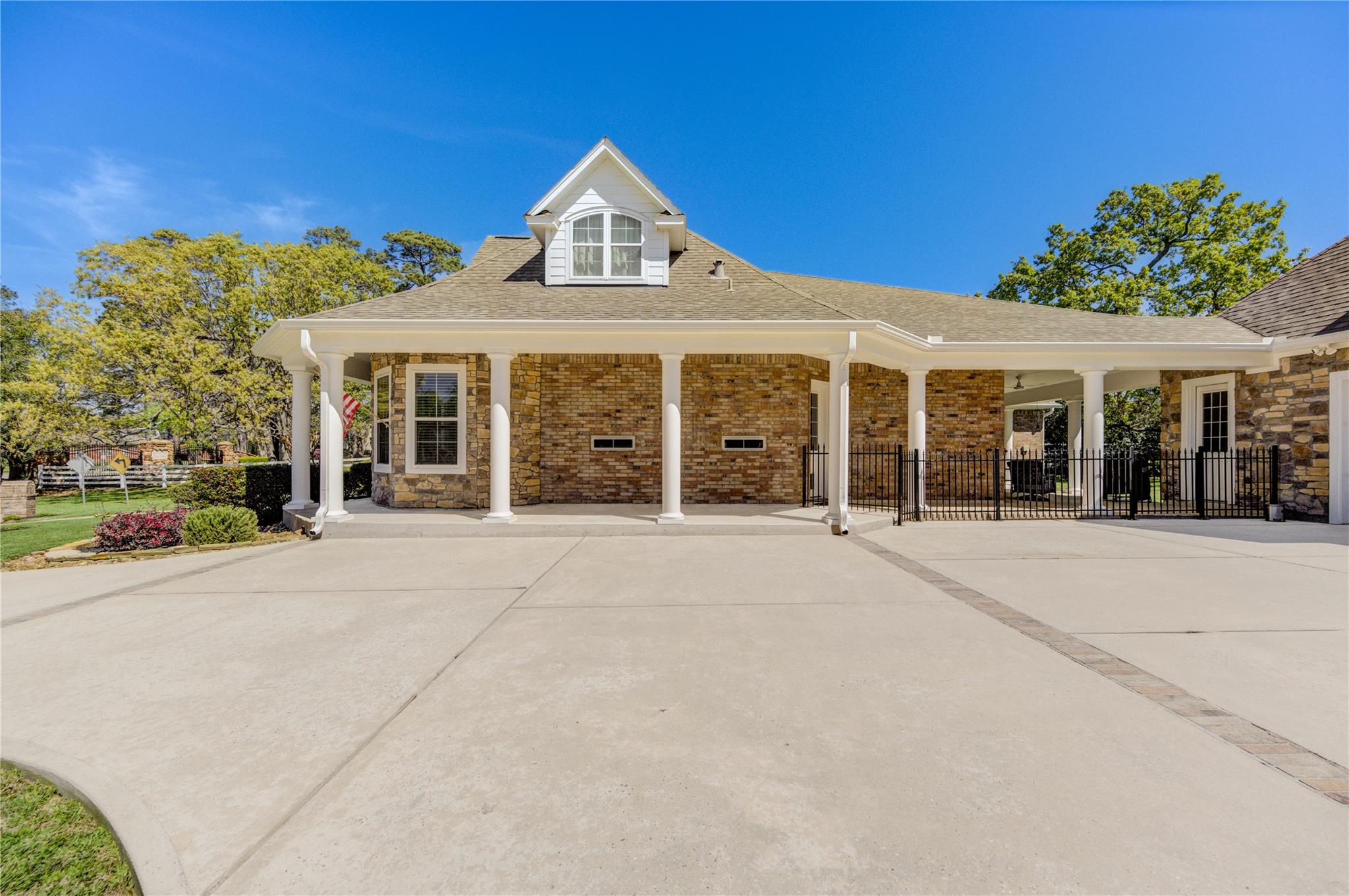 5924 White Oak Trace