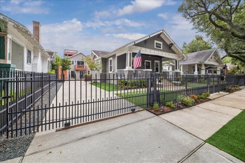 Photo of 618 Bayland Avenue, Houston, TX 77009 (MLS # 93181233)