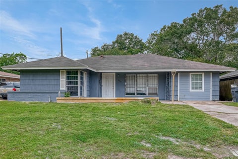 Photo of 7658 Belbay Street, Houston, TX 77033 (MLS # 28170724)