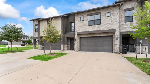 Townhouse For Sale - 562 Momma Bear Drive<br/> College Station, TX 77845