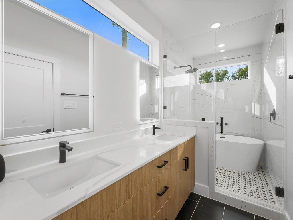 Photo of 5315 Jesselton Lane, Houston, TX 77091 (MLS # 18566731)