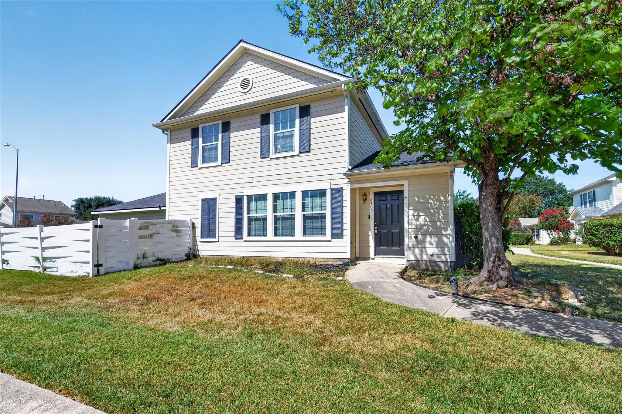 6309 Settlers Square Lane