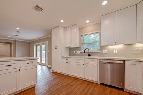 Tiny photo for 10138 Hazelhurst Drive, Houston, TX 77043 (MLS # 50620245)