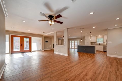 Tiny photo for 10138 Hazelhurst Drive, Houston, TX 77043 (MLS # 50620245)