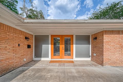 Tiny photo for 10138 Hazelhurst Drive, Houston, TX 77043 (MLS # 50620245)