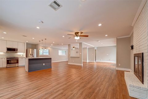 Tiny photo for 10138 Hazelhurst Drive, Houston, TX 77043 (MLS # 50620245)