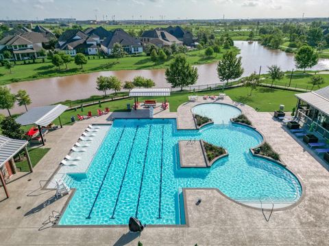 Tiny photo for 914 Windy Garden Way, Richmond, TX 77406 (MLS # 84103588)