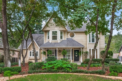 Photo of 16 Mayfair Grove Court, The Woodlands, TX 77381 (MLS # 49155122)