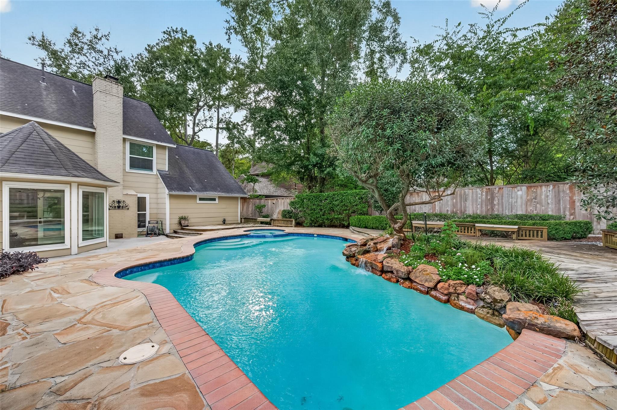 16 Mayfair Grove Court