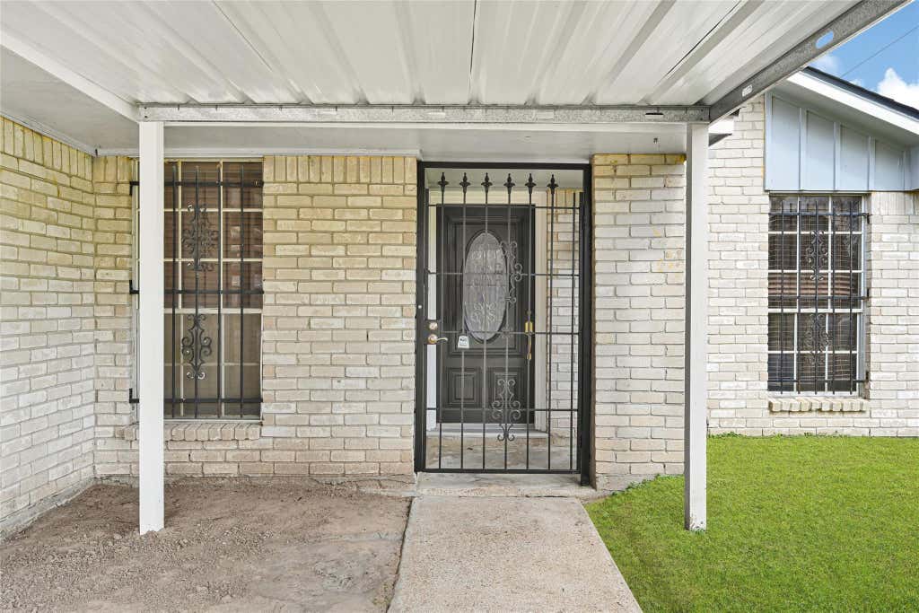Photo of 6319 Bluestone Drive, Houston, TX 77016 (MLS # 6574139)