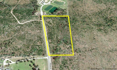 Photo of 1 Wallace, Huntsville, TX 77320 (MLS # 10984046)