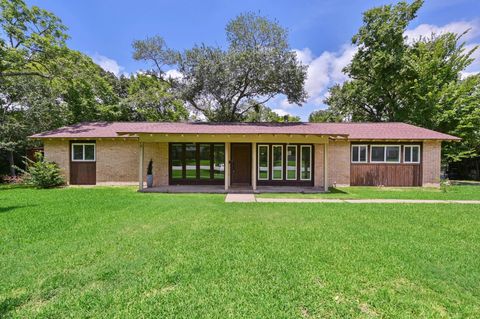 Photo of 1217 Glade Street, College Station, TX 77840 (MLS # 14772365)