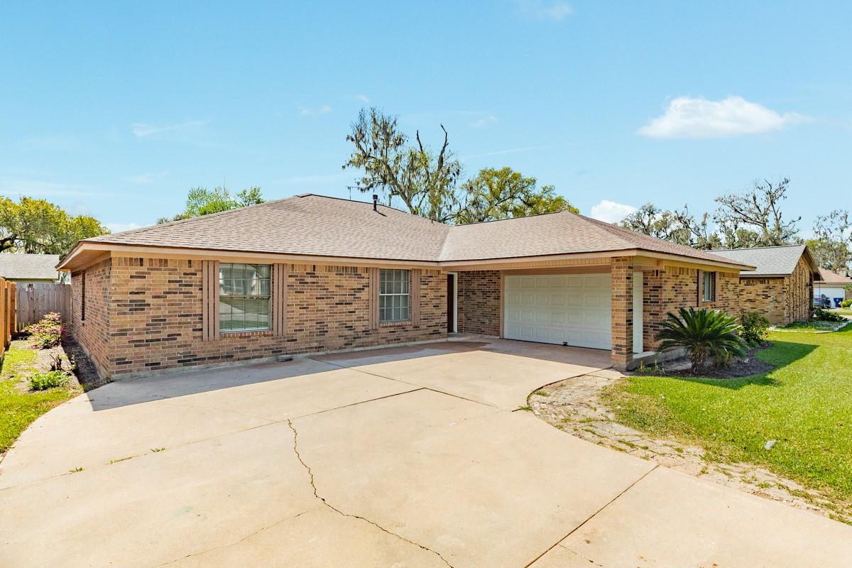 305 Freeman Boulevard