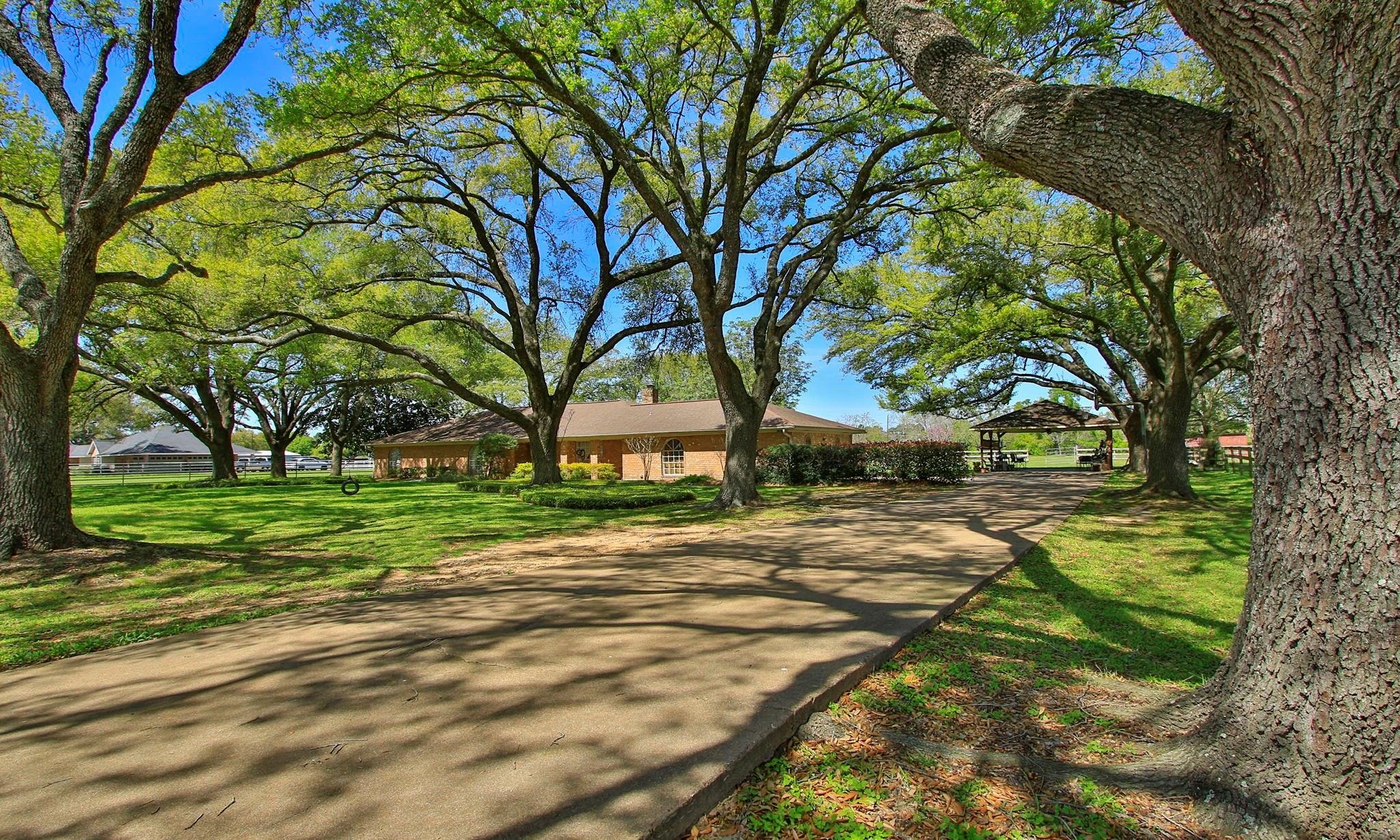 17314 Queenslake Drive