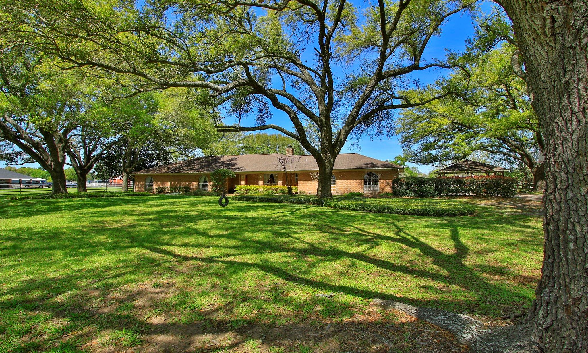 17314 Queenslake Drive