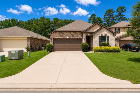 Homes For Sale - 1108 Clonmore Court<br/> Conroe, TX 77304