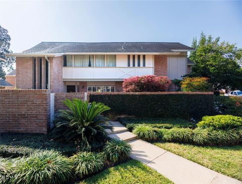 655 S Ripple Creek Drive 655 Houston TX 77057