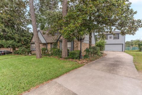 Photo of 410 Shadywood Circle, Conroe, TX 77304 (MLS # 5982917) Photo of 410 Shadywood Circle, Conroe, TX 77304 (MLS # 5982917)