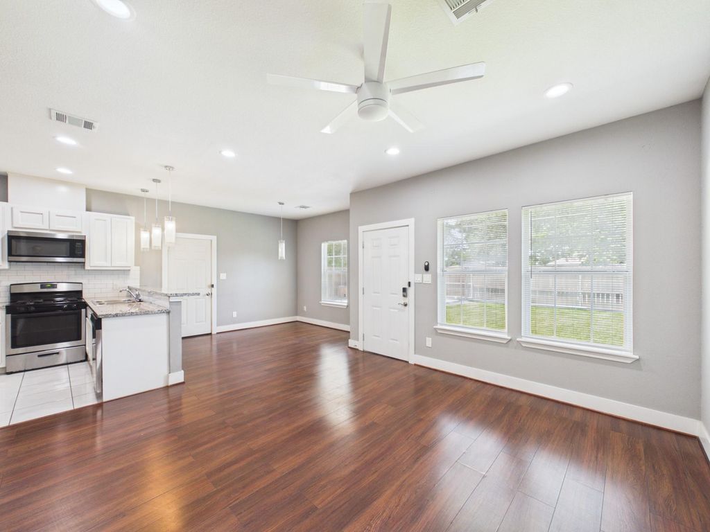 Photo of 9214 Firnat Street, Houston, TX 77016 (MLS # 60120691)