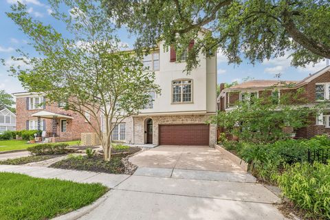 Photo of 1647 Bonnie Brae Street, Houston, TX 77006 (MLS # 39241831)