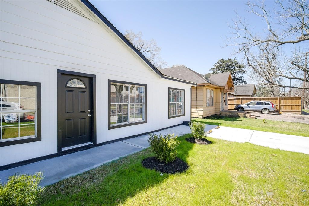 Photo of 7318 Dahlia Street #A, Houston, TX 77012 (MLS # 56363614)