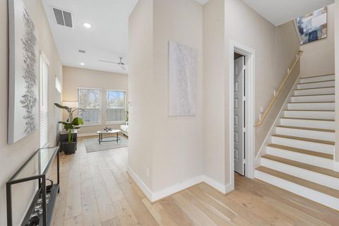 Photo of 303 Queen Sude Lane, Houston, TX 77091 (MLS # 35929854)