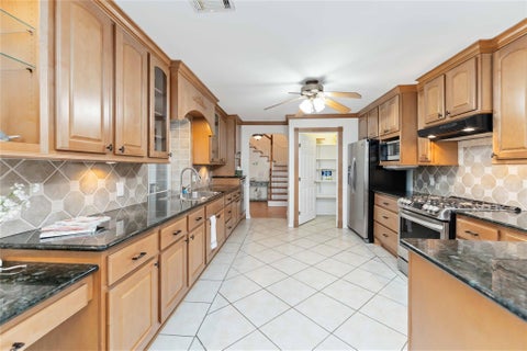 Photo of 606 Packer Court, Webster, TX 77598 (MLS # 36320036)