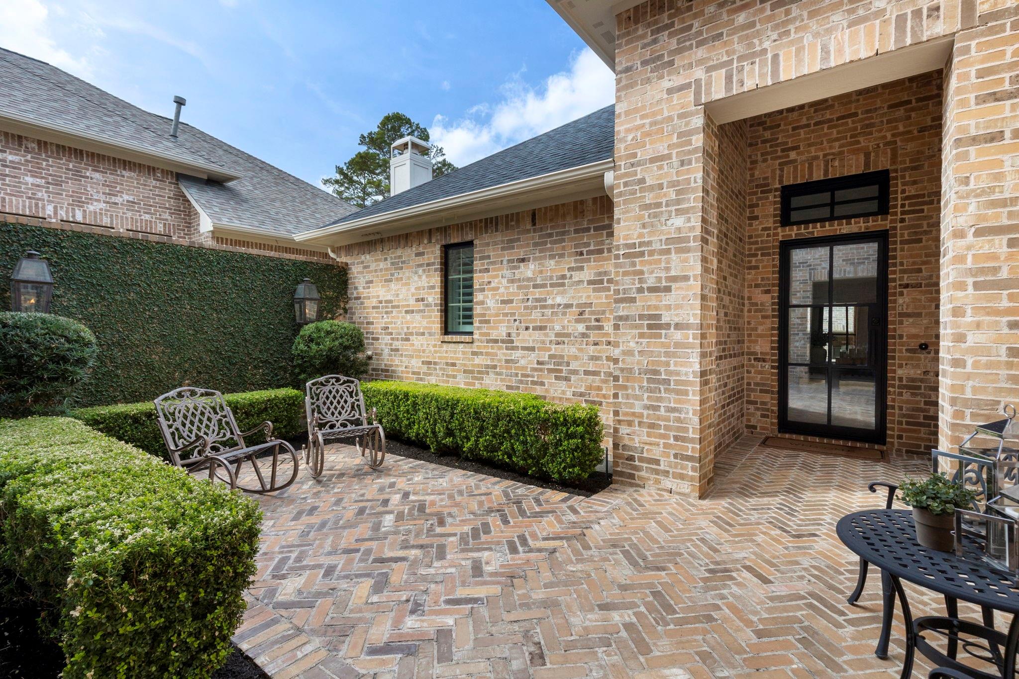 70 Lake Reverie Place