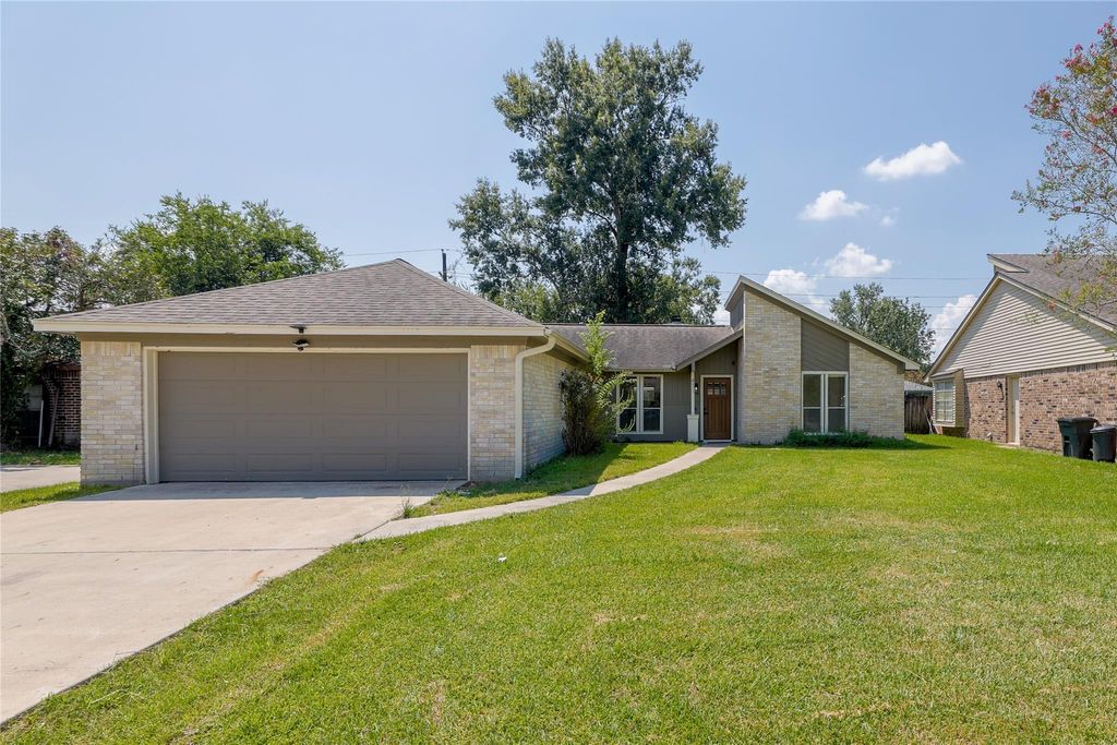 Photo of 431 Topsail Way, Crosby, TX 77532 (MLS # 14600963)