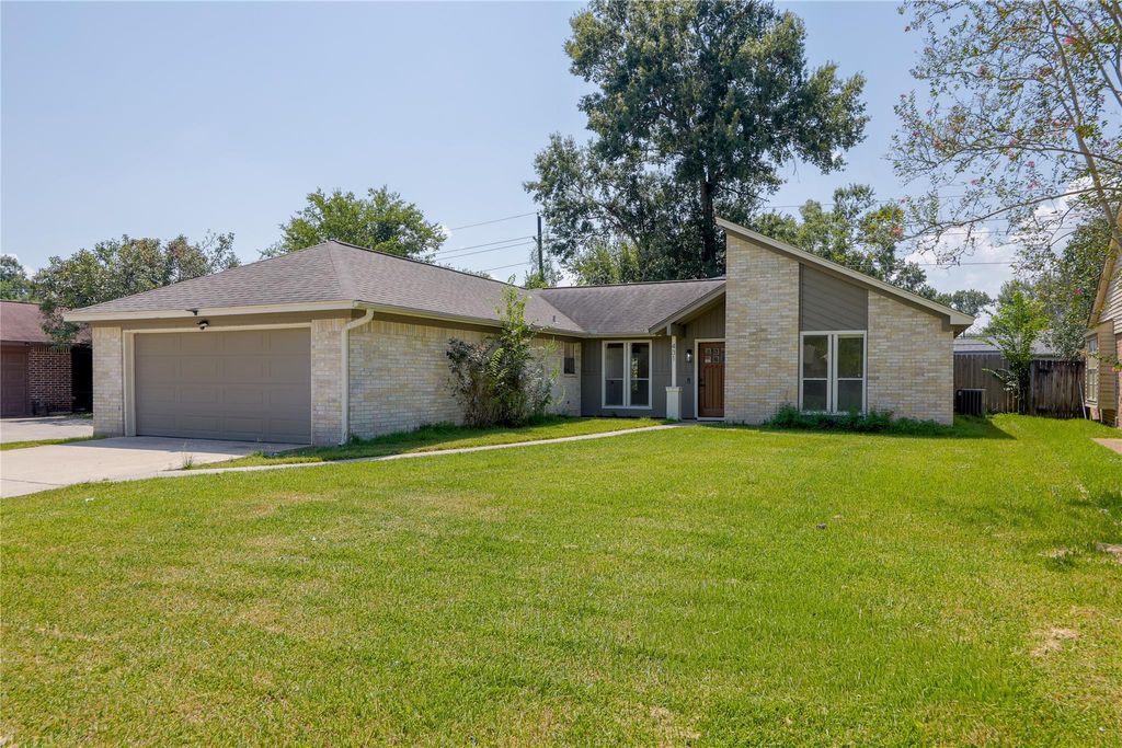 Photo of 431 Topsail Way, Crosby, TX 77532 (MLS # 14600963)