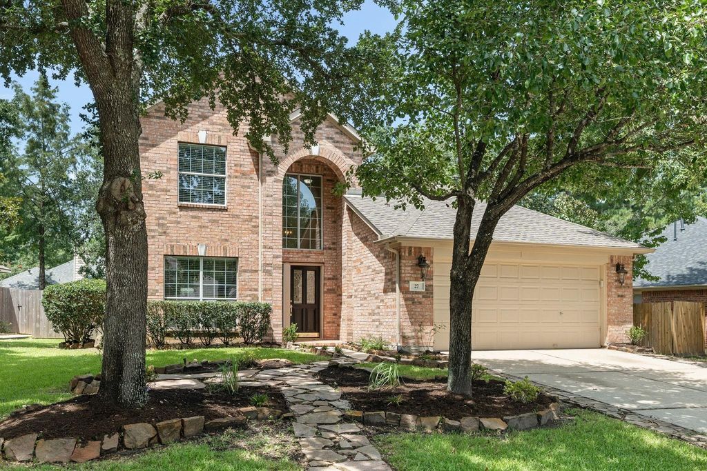 Photo of 27 N Queenscliff Circle, The Woodlands, TX 77382 (MLS # 9013190)