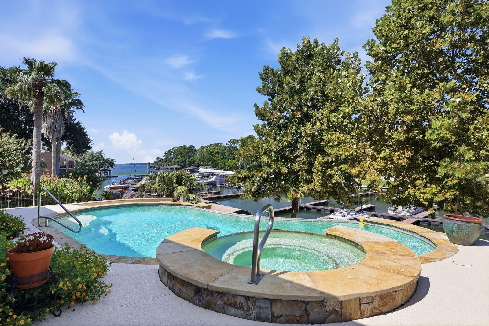 12516 Lake Vista Drive