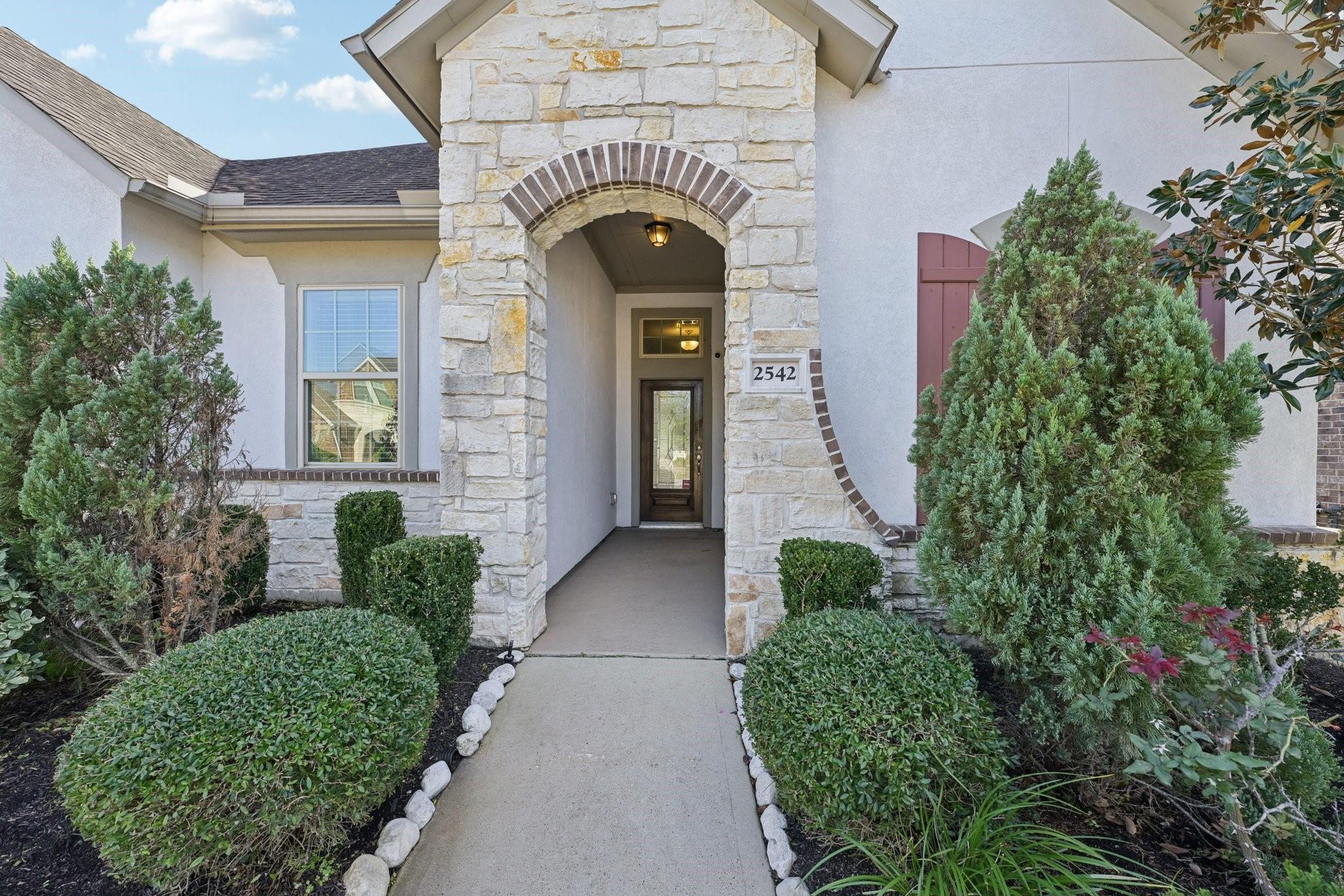 2542 Deerwood Heights Lane