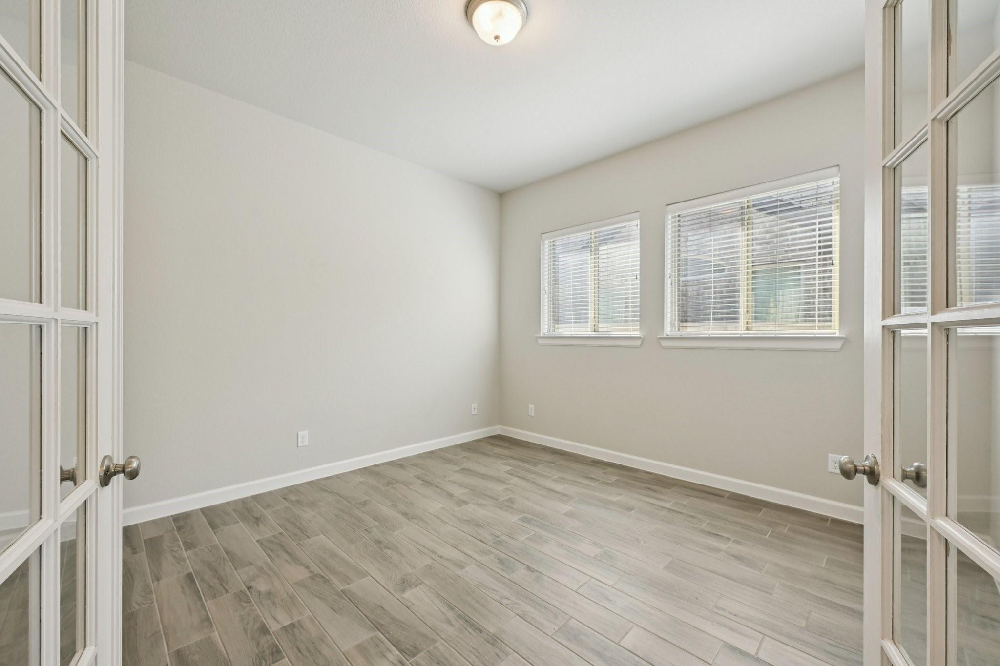 2542 Deerwood Heights Lane