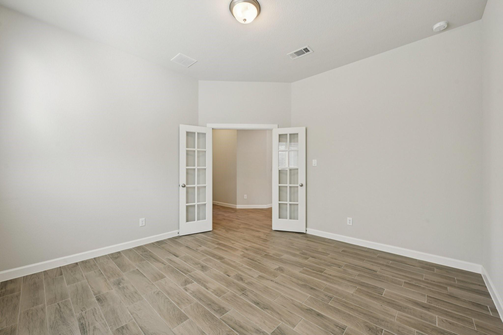 2542 Deerwood Heights Lane